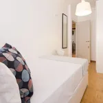 Rent 6 bedroom apartment in Madrid