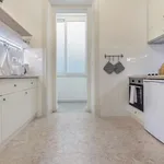 Rent 2 bedroom apartment of 700 m² in Lisbon