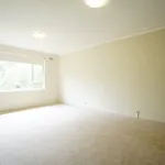 Rent 2 bedroom apartment in Epping