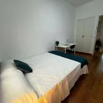 Rent a room of 100 m² in madrid