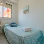 Rent 2 bedroom apartment of 77 m² in valencia