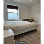 Rent 2 bedroom flat in South East England