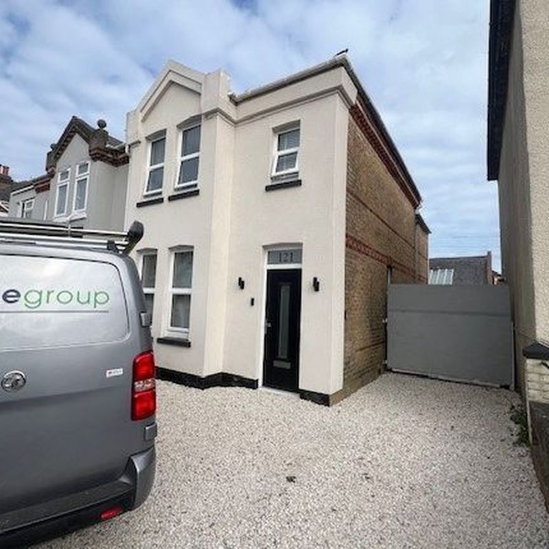 Detached house to rent in Parkwood Road, Bournemouth BH5 Pokesdown