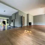 Huur 4 slaapkamer huis van 1630 m² in Uccle