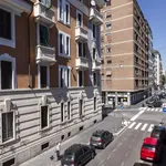 Rent 3 bedroom apartment in Milan