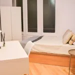 Rent 3 bedroom apartment of 10 m² in Barcelona