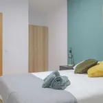 Rent a room of 300 m² in Madrid