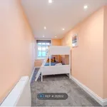 Rent 3 bedroom apartment in Brighton