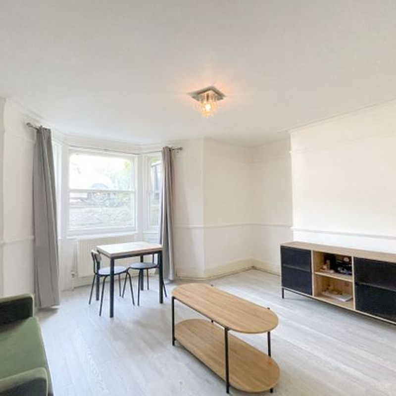 Flat to rent in Overcliffe, Gravesend, Kent DA11 Perry Street
