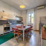 Rent 4 bedroom apartment of 134 m² in Milano