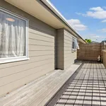 Rent 4 bedroom house in Waitākere Ranges