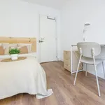 Rent 4 bedroom apartment in Valencia