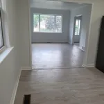 Maison de 1689 m² avec 3 chambre(s) en location à Mississauga (Mineola)