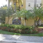 Rent 2 bedroom apartment of 85 m² in Pembroke Pines