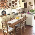 Rent 5 bedroom house of 250 m² in Caranna