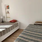 Rent 4 bedroom apartment in Lisbon