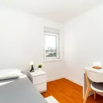 Rent 4 bedroom apartment in Lisbon