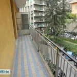 Affitto 4 camera appartamento di 100 m² in Genoa