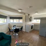 Rent 3 bedroom flat in Bangor