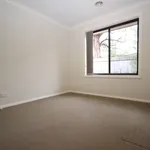 Rent 3 bedroom apartment in Giralang