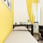 Rent 3 bedroom apartment in Milan