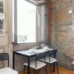 Rent 4 bedroom apartment of 32 m² in Porto