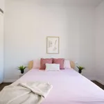 Rent 2 bedroom apartment of 80 m² in barcelona