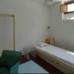 Quarto de 75 m² em Caxias