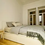 Rent a room of 140 m² in lisbon