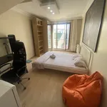 Rent a room of 130 m² in Istanbul