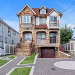 Rent 4 bedroom apartment of 390 m² in Staten Island