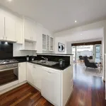 Rent 3 bedroom apartment in Windsor