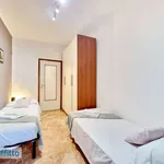 Rent 3 bedroom apartment of 88 m² in Milan