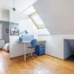 Maison de 210 m² avec 7 chambre(s) en location à Lissieu