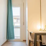 Rent a room of 60 m² in Milan