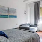 Rent 5 bedroom apartment in Valencia