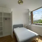 Rent a room of 104 m² in paris