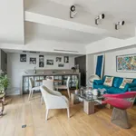 Rent 1 bedroom apartment of 689 m² in Paris