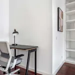 Rent 2 bedroom apartment of 105 m² in lisbon