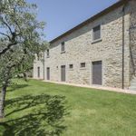 Affitto 12 camera appartamento di 450 m² in Cortona