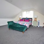 Rent 5 bedroom house in Surrey Heath