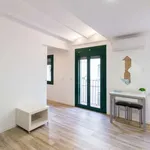 Rent 1 bedroom apartment of 33 m² in barcelona