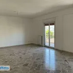 Affitto 5 camera appartamento di 140 m² in Palermo