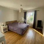 Maison de 150 m² avec 5 chambre(s) en location à Viroflay