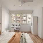 Rent 7 bedroom apartment in Barcelona