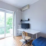 Rent a room of 120 m² in milan