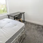 Rent 4 bedroom house in Leeds