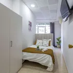 Rent a room of 230 m² in Valencia