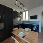 Appartement de 9964 m² avec 4 chambre(s) en location à DIJON