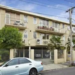 Rent 1 bedroom apartment in St Kilda